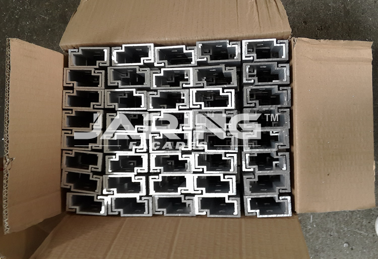 packing phots of aluminum stone brackets.jpg